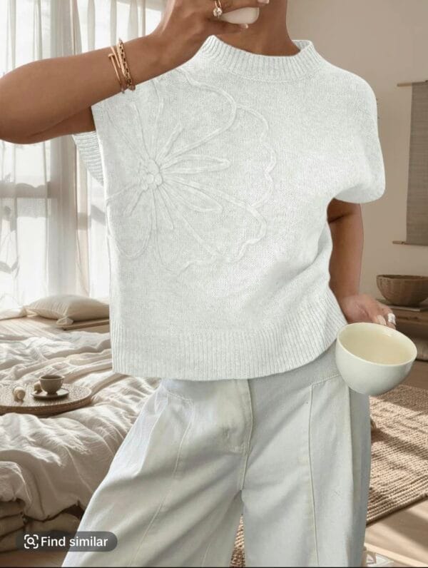 women plain flower semi sheer cable