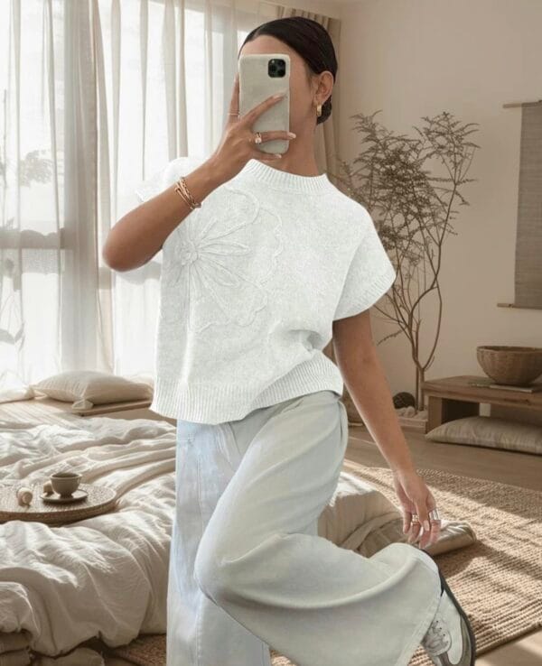 Women Plain flower top - Image 4
